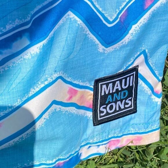 Maui and Sons Zig Zag Cruzer Swimming Trunks | S - Picture 3 of 5